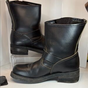 Walker vintage‎ 6.5 Black Ankle Boots. Stored with paper in. Barely worn 50